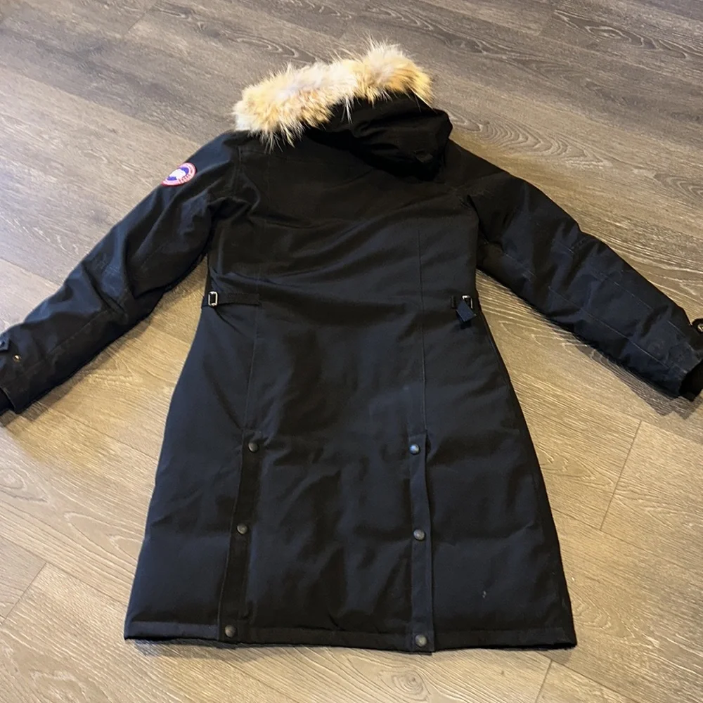 Canada Goose Montebello Down Parka, XS - Picture 9 of 9